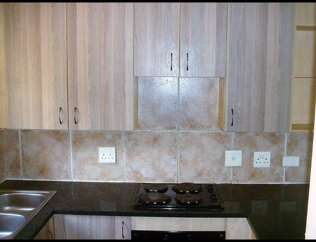 2 BEDROOM APARTMENT RENTED IN WILGEHEUWEL